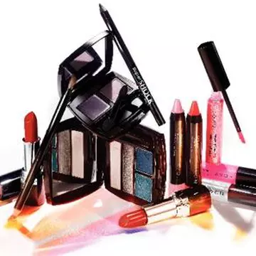 Antonia îţi recomandă noua gamă de machiaj de la Avon