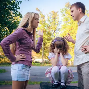 Ce drepturi au copiii cu părinţi despărţiţi?