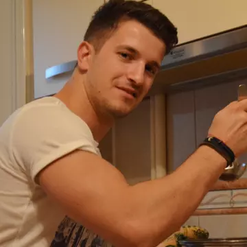 Cele mai nocive 5 produse din alimentaţia noastră, identificate de Florin Neby