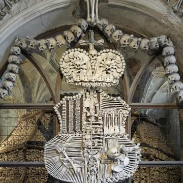 Ai merge la slujbă în biserica gonflabilă? Top 5 lăcaşe de cult ciudate