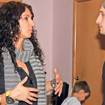 Un "pastor" vrea să îi împace pe Mihaela Rădulescu şi pe Dani Oţil
