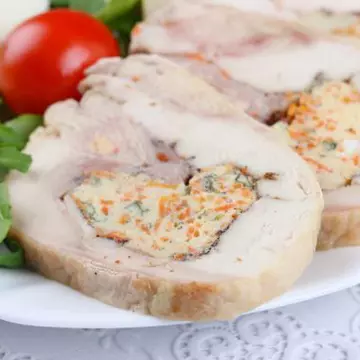 Ruladă de carne şi legume
