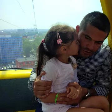 EXCLUSIV I Roxana Sârbu, ex-Trident, refuză să-şi înscrie fiica la grădiniţă