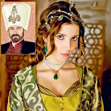 Sultana Hatice face arte marţiale! Actriţa Selma Ergec, din serialul "Suleyman Magnificul", bate de rupe