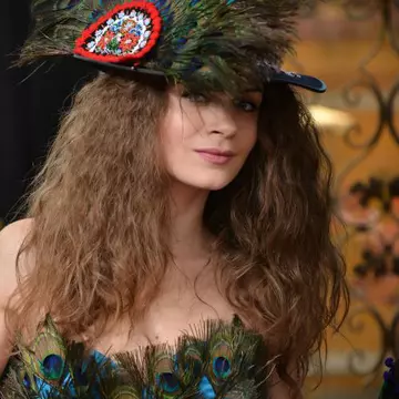 Kinga Varga, Mihaela Glăvan şi Muzeul Ţăranului, împreună pentru Miss Universe