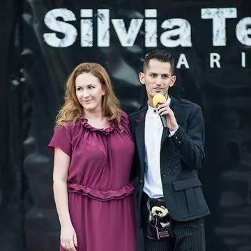Designerul român Silvia Terziu, pe aceeaşi scenă cu Cătălin Botezatu