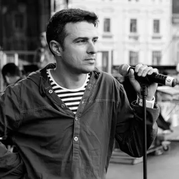 Cornel Ilie vrea să livreze fericire 