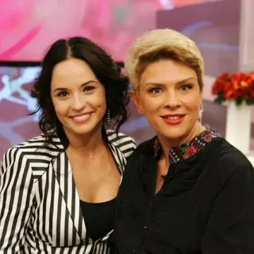 Atacul atacurilor: "Teo n-a fost niciodată o frumuseţe şi nici prea cultă n-a fost!"