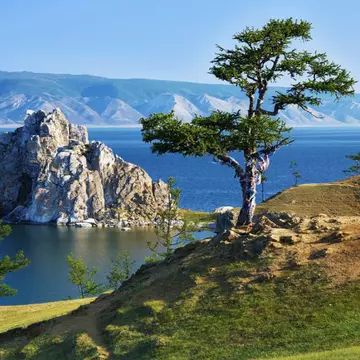 Misteriosul lac Baikal, locul unde se strâng şamanii