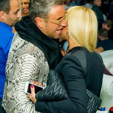 Botezatu şi Anda Adam, scene fierbinţi în club. Uite cum s-au afişat!