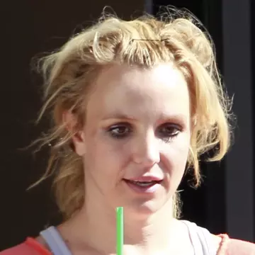 Britney Spears, apariţie de coşmar! Uite în ce hal îi stă părul!