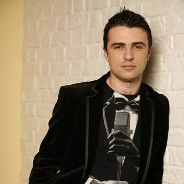 Cornel Ilie a slabit cu Kangoo Jumps! Va sari cu ghetele duminica alaturi de sute de oameni!