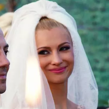 La un an de la nuntă, familia Lorei se măreşte cu un nou membru