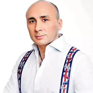 Întrebat dacă a avut o aventură cu iubita lui Bănică jr, Marcel Pavel a dat-o cotită: «Eu doar îi căram Laviniei băgăjelele»