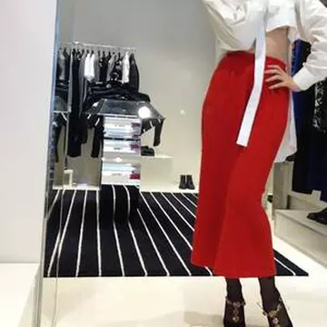 Iulia Albu, FĂCUTĂ PRAF de către una dintre VEDETELE PE CARE LE-A CRITICAT: "Sfaturi nu ştie să dea despre modă"