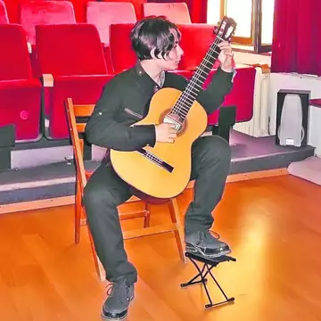 Vino la concertul colegilor lui Ioan Bănescu, micul geniu al chitarei clasice care nu îşi permite tratamentul de cancer