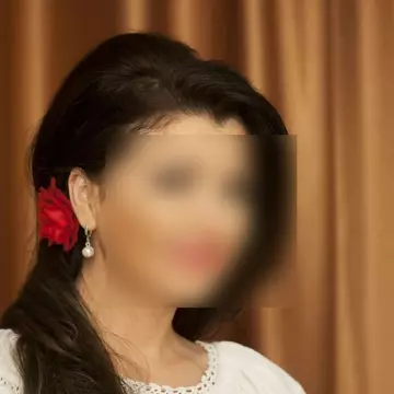O cântăreaţă de muzică populară e la un pas să-şi piardă vederea
