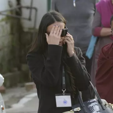 Divorţul de Ashton e oficial! Uite ce a făcut Demi Moore de tristeţe!