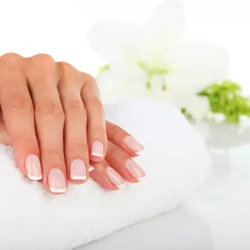 5 metode uşoare să-ţi repari manichiura stricată 