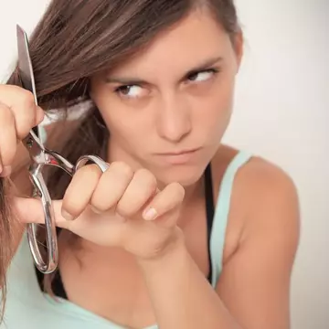 4 moduri în care îţi distrugi părul fără să ştii
