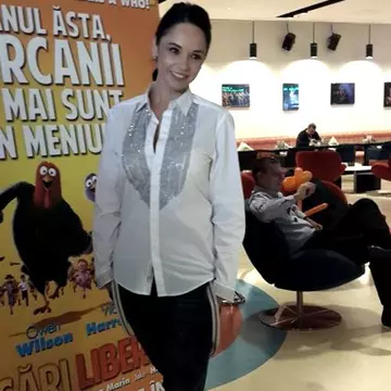 Ce au mai purtat pe covorul roşu vedetele din România
