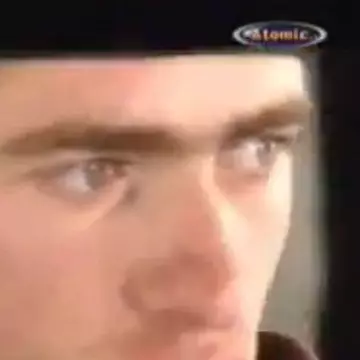 Ai ascultat melodia "Vine Poliţia", dar nu ai ştiut de cine e cântată