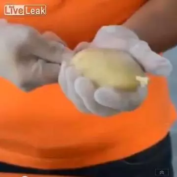 Ce face tipul ăsta cu un simplu cartof te va convinge imediat 