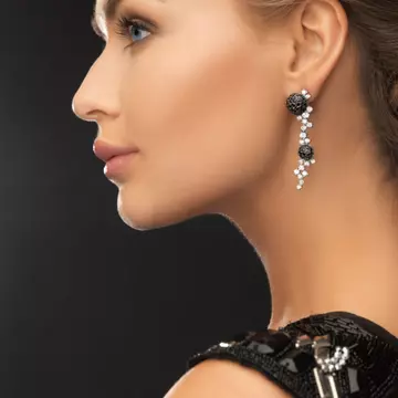 Iarna aceasta se poartă accesoriile îndrăzneţe