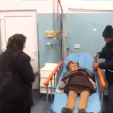 Femeia care a cântat o săptămână fără oprire a făcut primele declaraţii