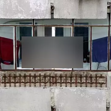 Ce ciudăţenii mai pun oamenii la uscat, pe balcon