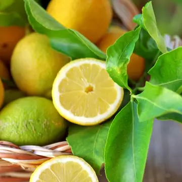Cum scapi de petele de pe faţă în mod natural