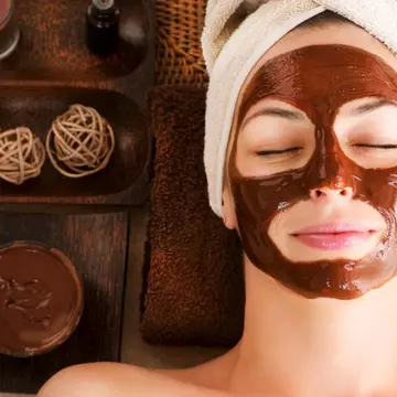 Trei măşti naturale anti acnee