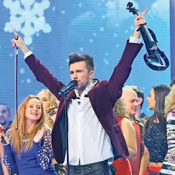 Nu ştii despre Florin Ristei, câștigătorul de la X Factor: Era frumos, rușinos și interpreta roluri de fetițe!