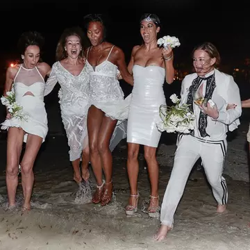 Vedete care au petrecut Revelionul în costum de baie. Vezi pozele!