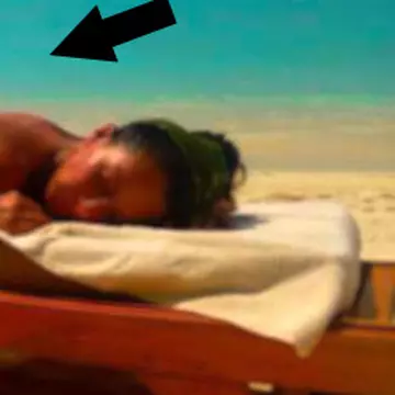 Mihaela Rădulescu, TOPLESS la plajă!