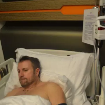 Poze şocante! Cătălin Botezatu pe patul de spital