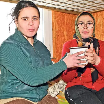 Două femei au fost salvate în ultimul moment: «Dacă nu ne găseau poliţiştii, muream îngheţate»  