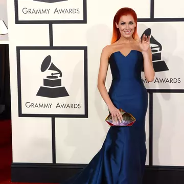 5 ţinute reuşite la premiile Grammy