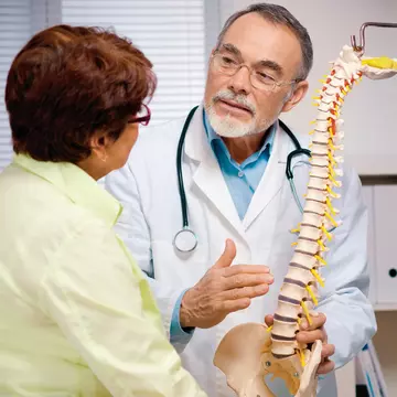 Hernia de disc se tratează fără bisturiu