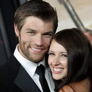 Actorul Liam McIntyre, starul serialului "Spartacus: Nisip însângerat", s-a căsătorit
