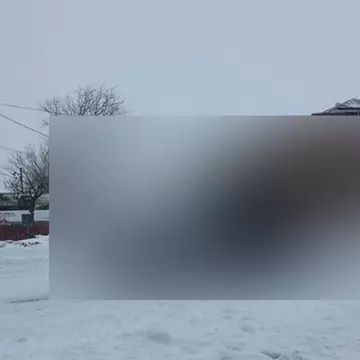 Ce minune a creat iarna pe o maşină din România