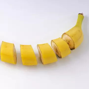 Iată cum mai poți folosi coaja de banană! Surprinzător! 