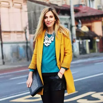Cum te îmbraci de Ziua Îndrăgostiţilor? Inspiră-te din stilul Danei Rogoz