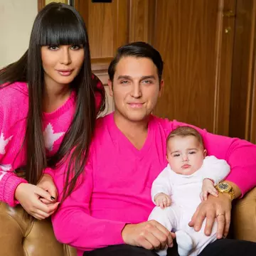 Cu cine seamănă nepoţica preşedintelui Traian Băsescu? Iată cât este de frumoasă Sofia Anais!