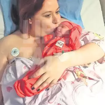 Primele cuvinte ale Oanei Roman după ce și-a strâns fetița la piept
