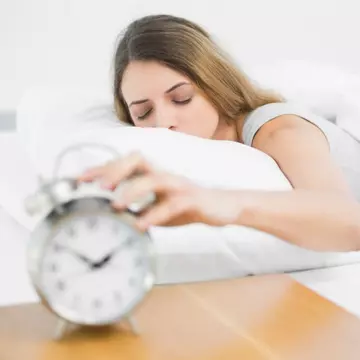 De ce apare insomnia şi cât de periculoasă este apneea 
