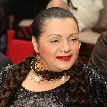 Cornelia Catanga a fost lovită cu un scaun în cap