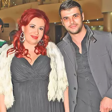 Micuţa Isabela, singura care «aduce» bani în casa Oanei Roman