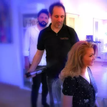 Cum să te vopseşti perfect acasă. Sfaturi de la Laurent Tourette