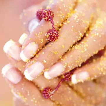 Tratamente naturiste pentru întărirea unghiilor